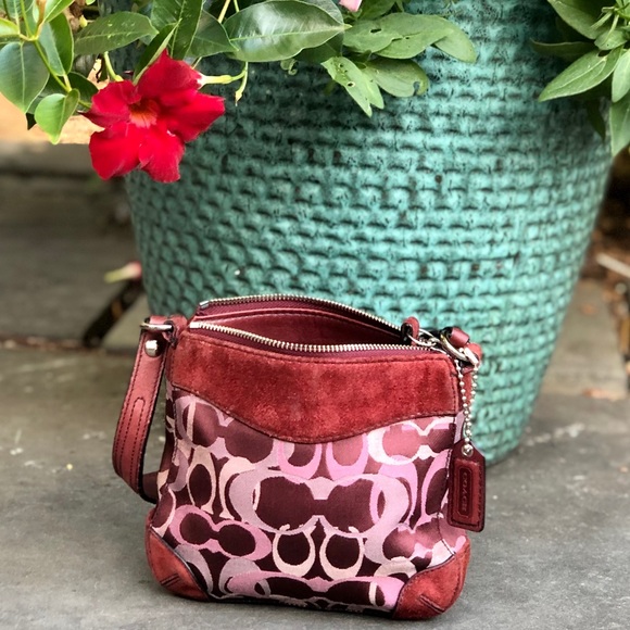 Coach Signature Mini - Picture 4 of 16